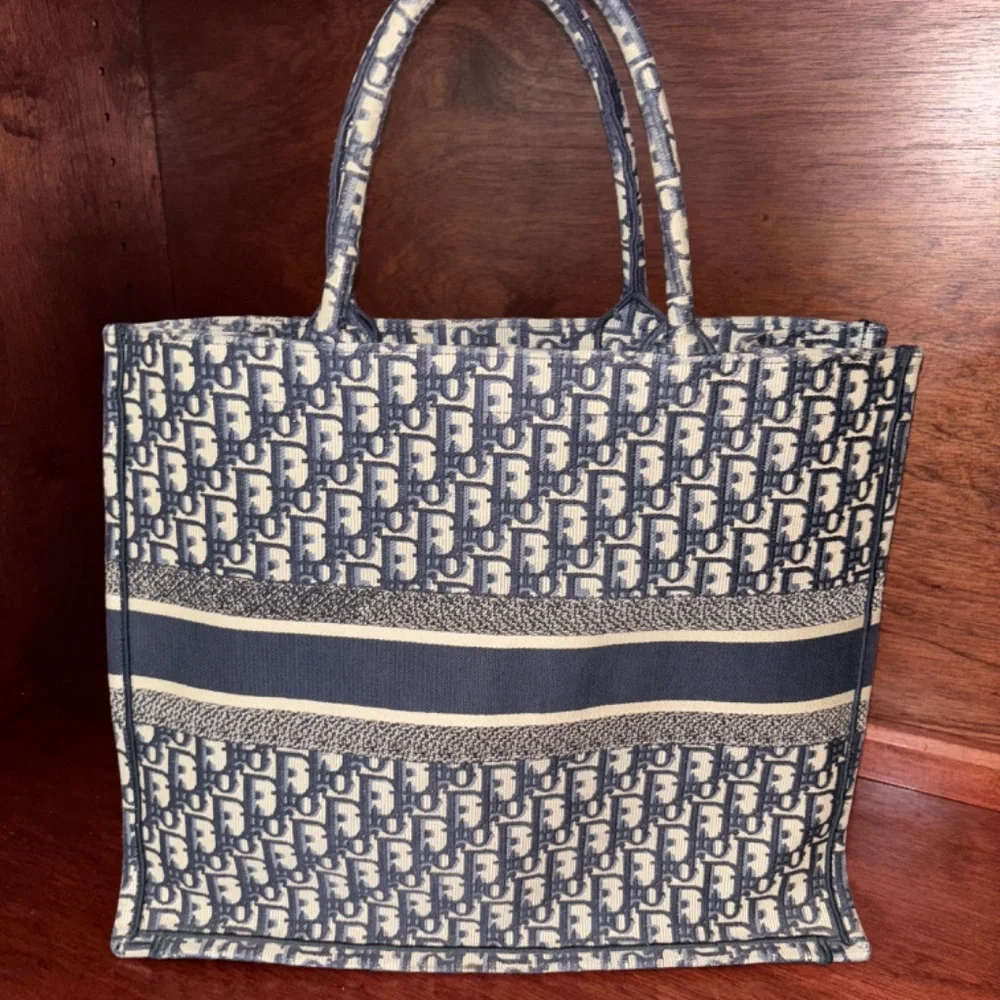 Christian Dior Large Book Tote - Picture 6 of 14